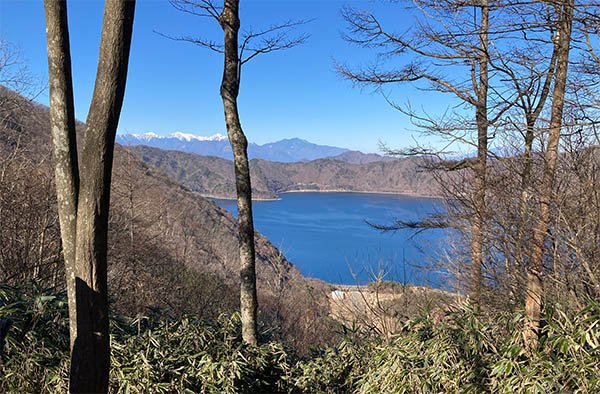 本栖湖が見えてきました