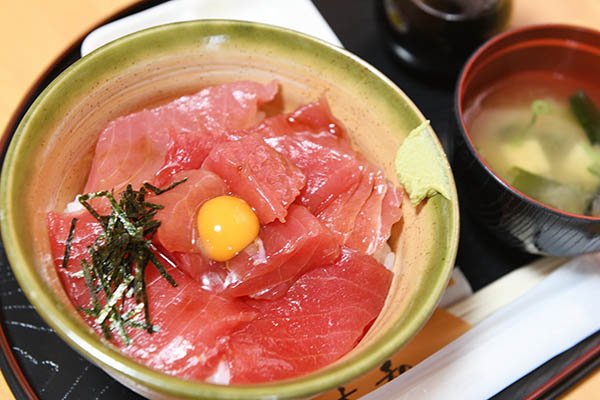 マグロ丼マイウーです