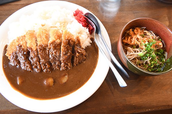 カツカレーそばセット