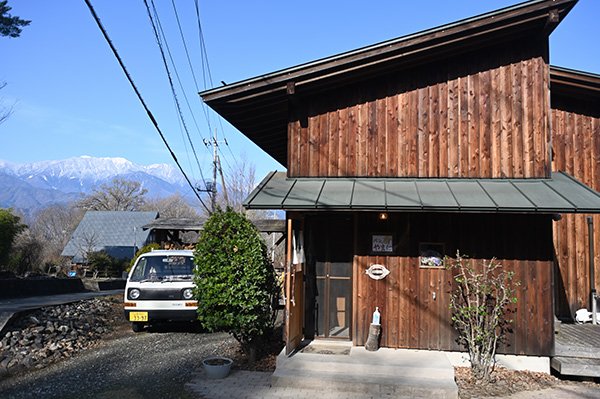 民家と一体となったパン屋