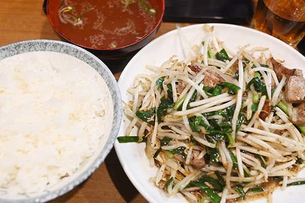 レバニラ定食750円