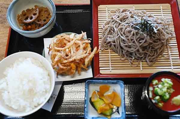 平谷村の十郎太でランチにありつく