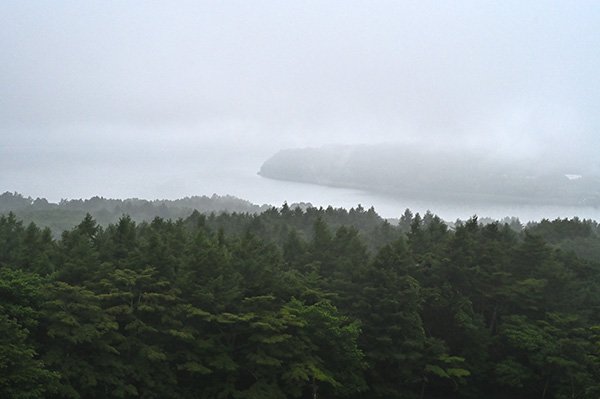 山中湖は霧の中