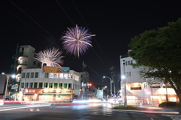 花火の見える交差点