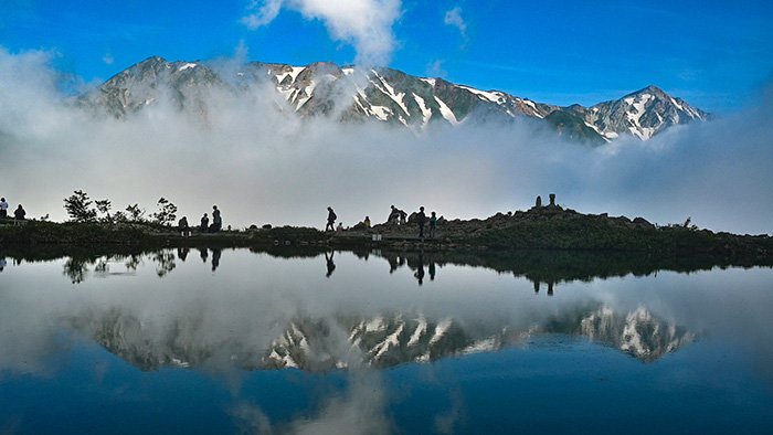 山岳の投影