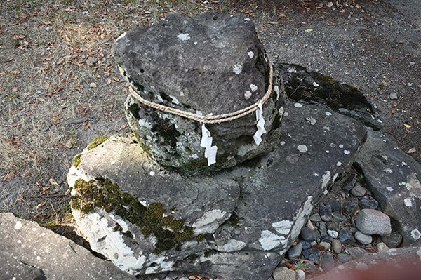 執念の石