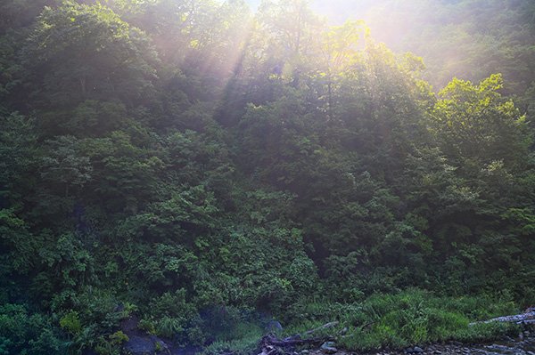 清津峡の光芒
