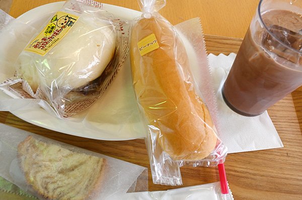 困ったときのパン屋のイートイン