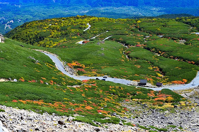 パッチワークの乗鞍大雪渓