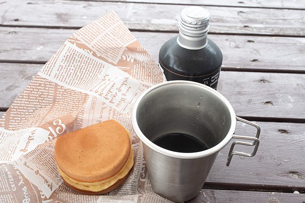 持参したコーヒーではちみつ入り大判焼きカスタードクリームを食べました。