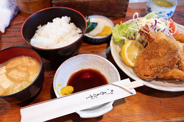 ミックスフライ定食