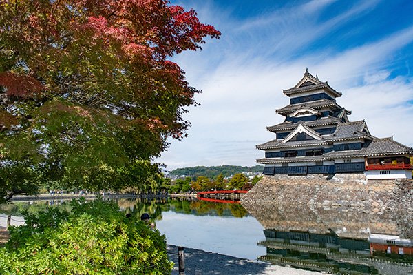 紅葉と松本城