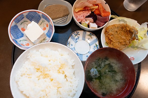 ほうとくの刺身定食