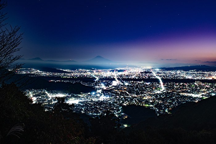 霞の中に富士山発見