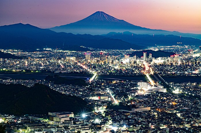 雲海越しの富士山遠望