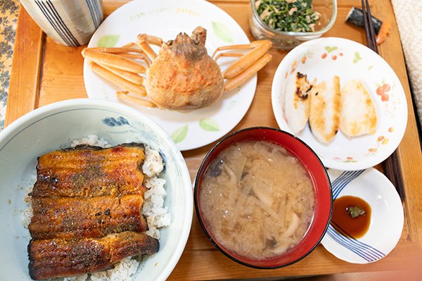 うな丼とカニ