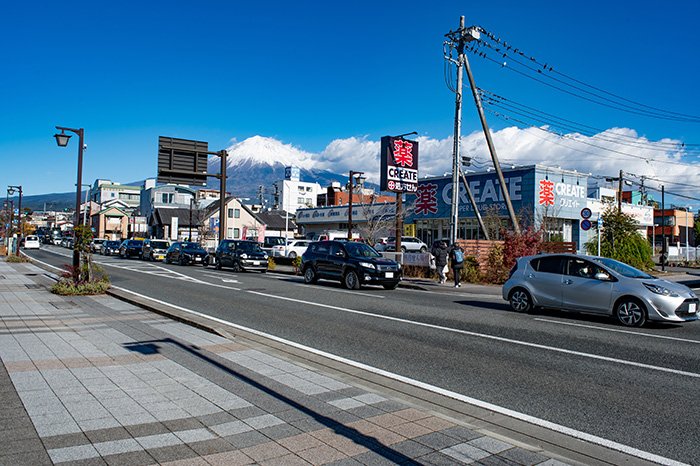 駅前近くから富士山が見えます