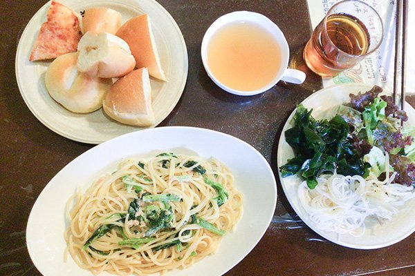 こむぎで、パンバイキングランチ