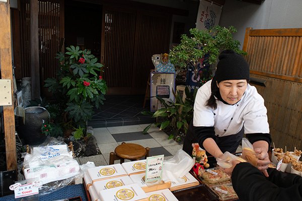 うおかね、営業中