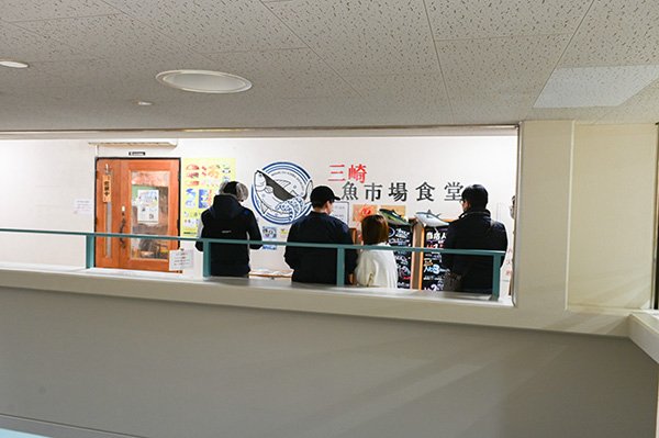 店を出るとき行列はさらに長くなっていた