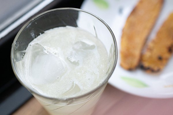 炭酸水とあわせてレモンスカッシュを作ったらすごくおいしかった。