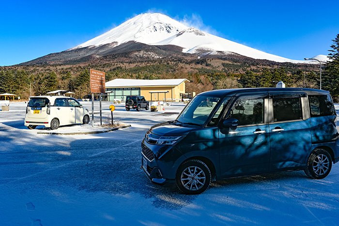 愛車を適当に停めてとりあえずトイレ