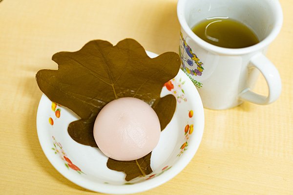 妻が田子重で柏餅を買ってくる