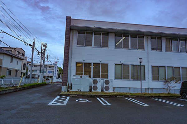 雨の中県内商工会議所へ普及