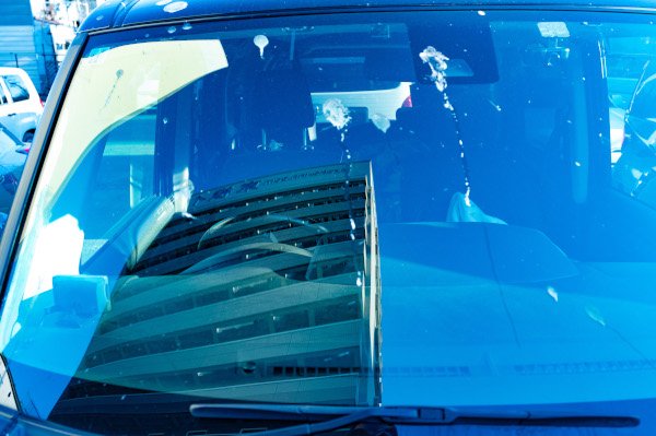 駐車場が、カモメの通り道だったのでウンをつけられる