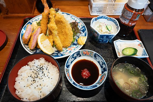 ミックスフライ定食がおいしかった