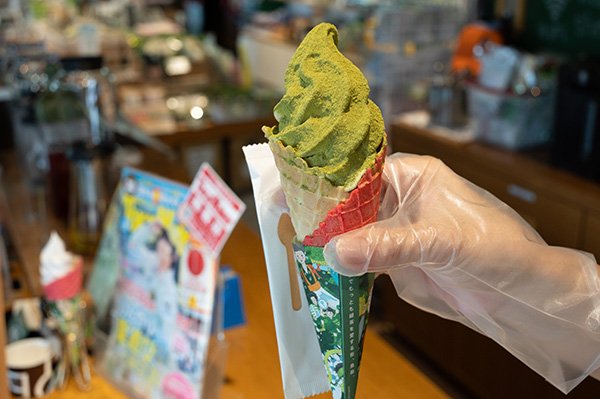 抹茶アイス600円を購入