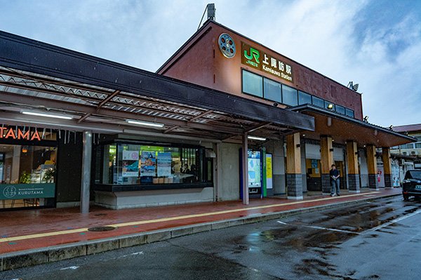 上諏訪駅駅舎