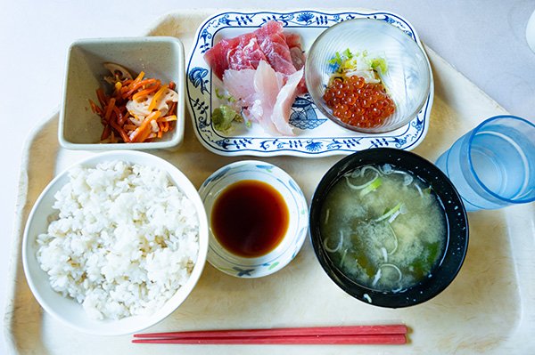 静岡市清水区、ありがとう食堂の刺身定食