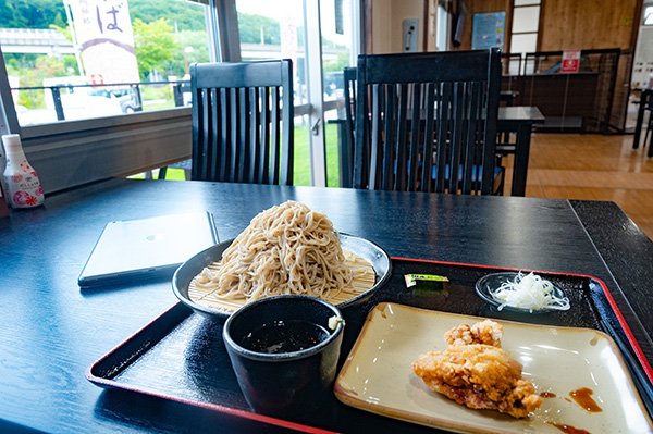 蕎麦大盛りと山賊焼き