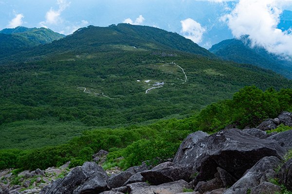 岩の急登を1時間登山