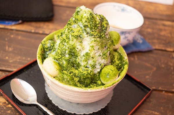 抹茶かき氷白玉添え
