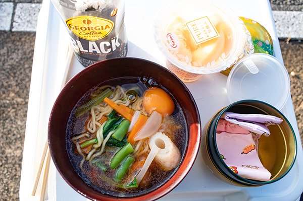インスタントラーメンをつくる