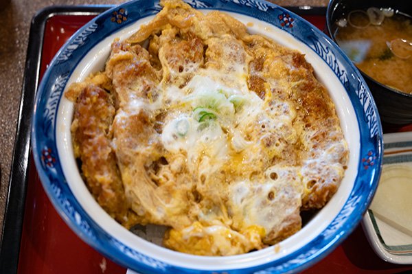 普通のかつ丼を食べた