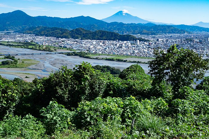 静岡市街地と富士山