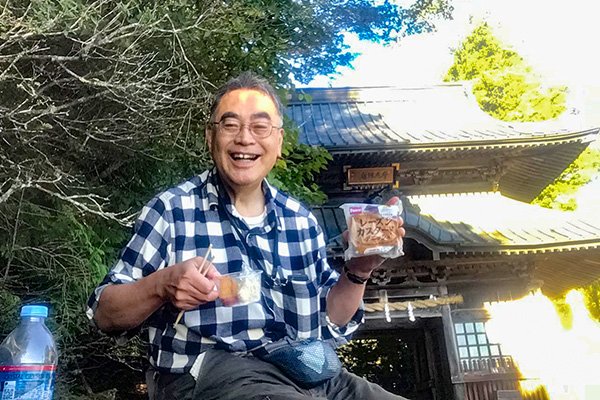 まずは腹ごしらえ
