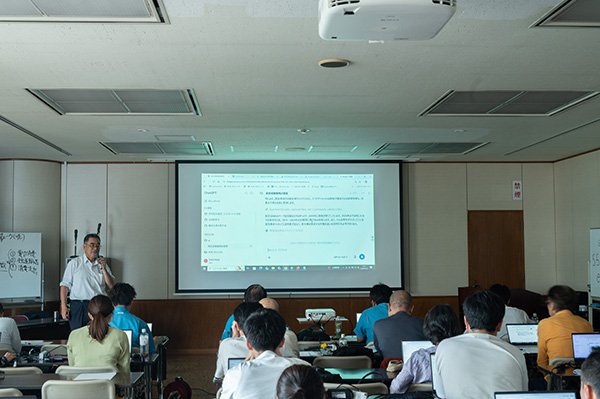 今日も満席です