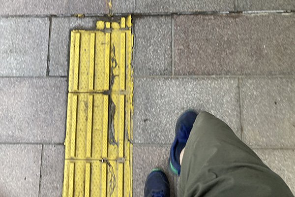 浅間様通りを走る