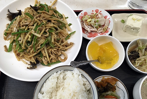 いわき駅ビル、ラトブのなごみ家のチンジャオロース定食