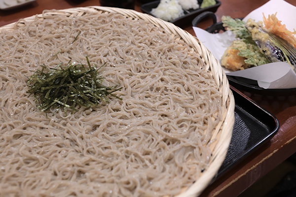 野菜天ぷらと蕎麦のセット（蕎麦大盛り）