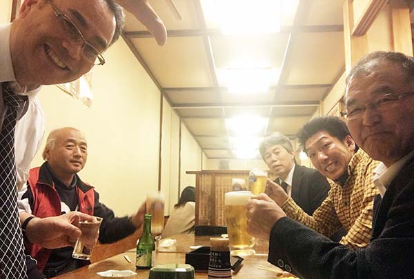 かつての受講生と乾杯