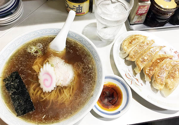 静岡市吟月のラーメン餃子