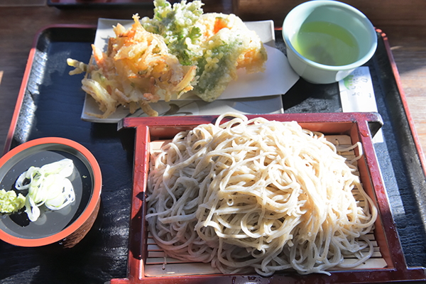 いずみ亭の天ぷら蕎麦ランチ