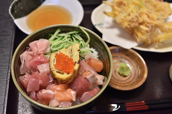 魚彦の海鮮丼