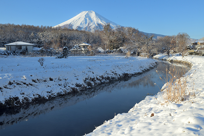 桂川越しの富士山