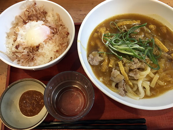 カレーうどんとおかか、温玉ごはん定食